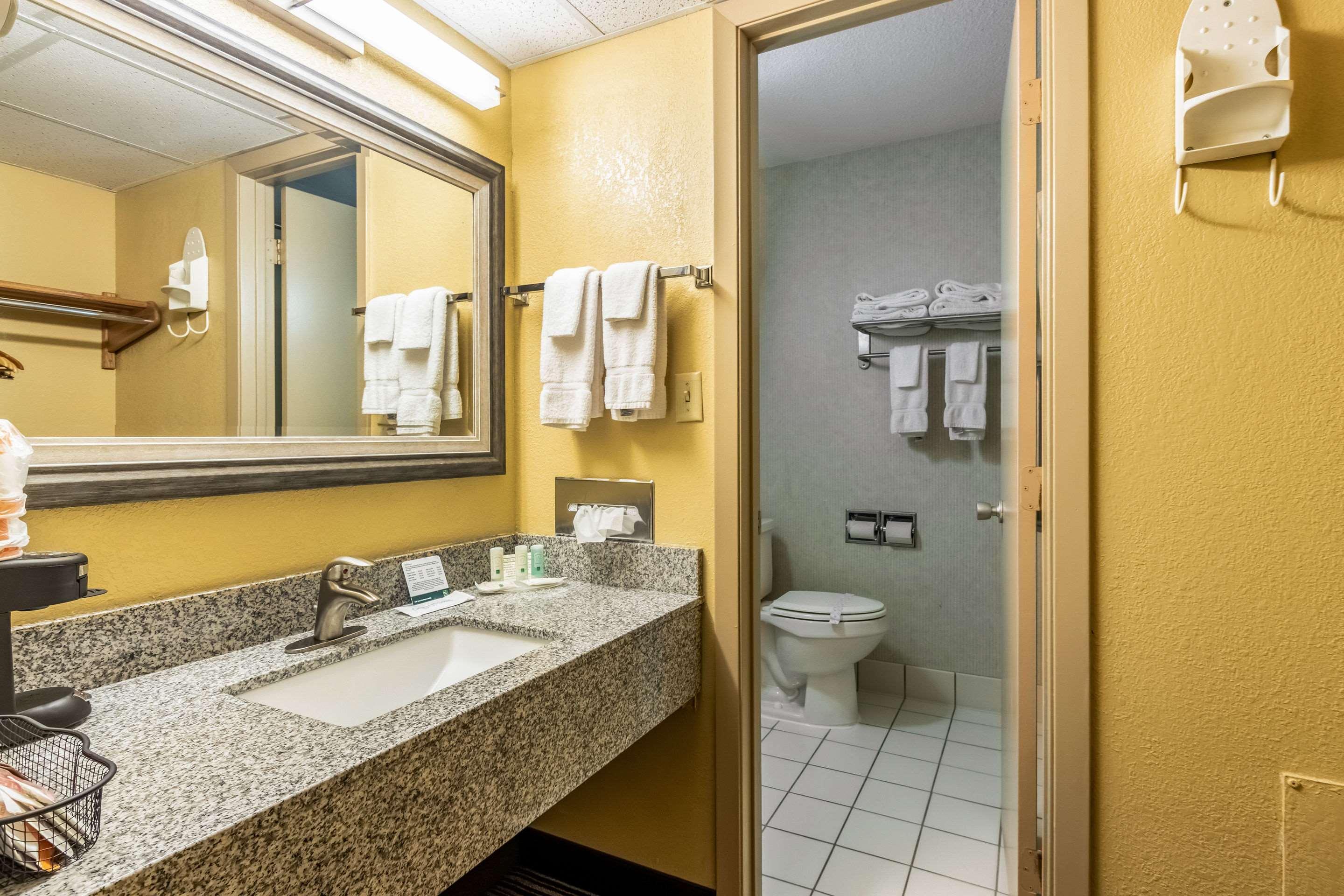 Quality Inn Newton At I-80 Dış mekan fotoğraf